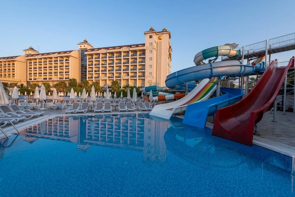 LAKE & RIVER SIDE HOTEL & SPA